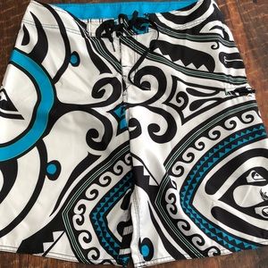 Quicksilver Boardshorts Tribal Print // 36 // OBO